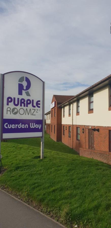 Purple Roomz South Отель